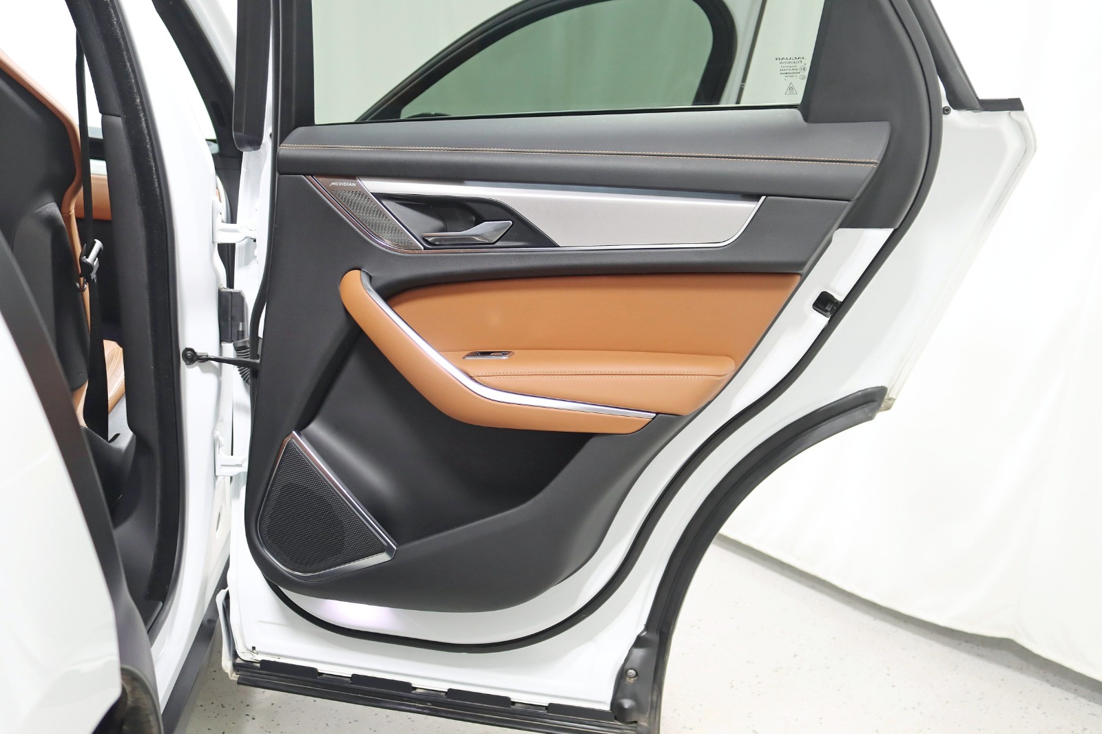 2024 JAGUAR F-PACE - Image 36