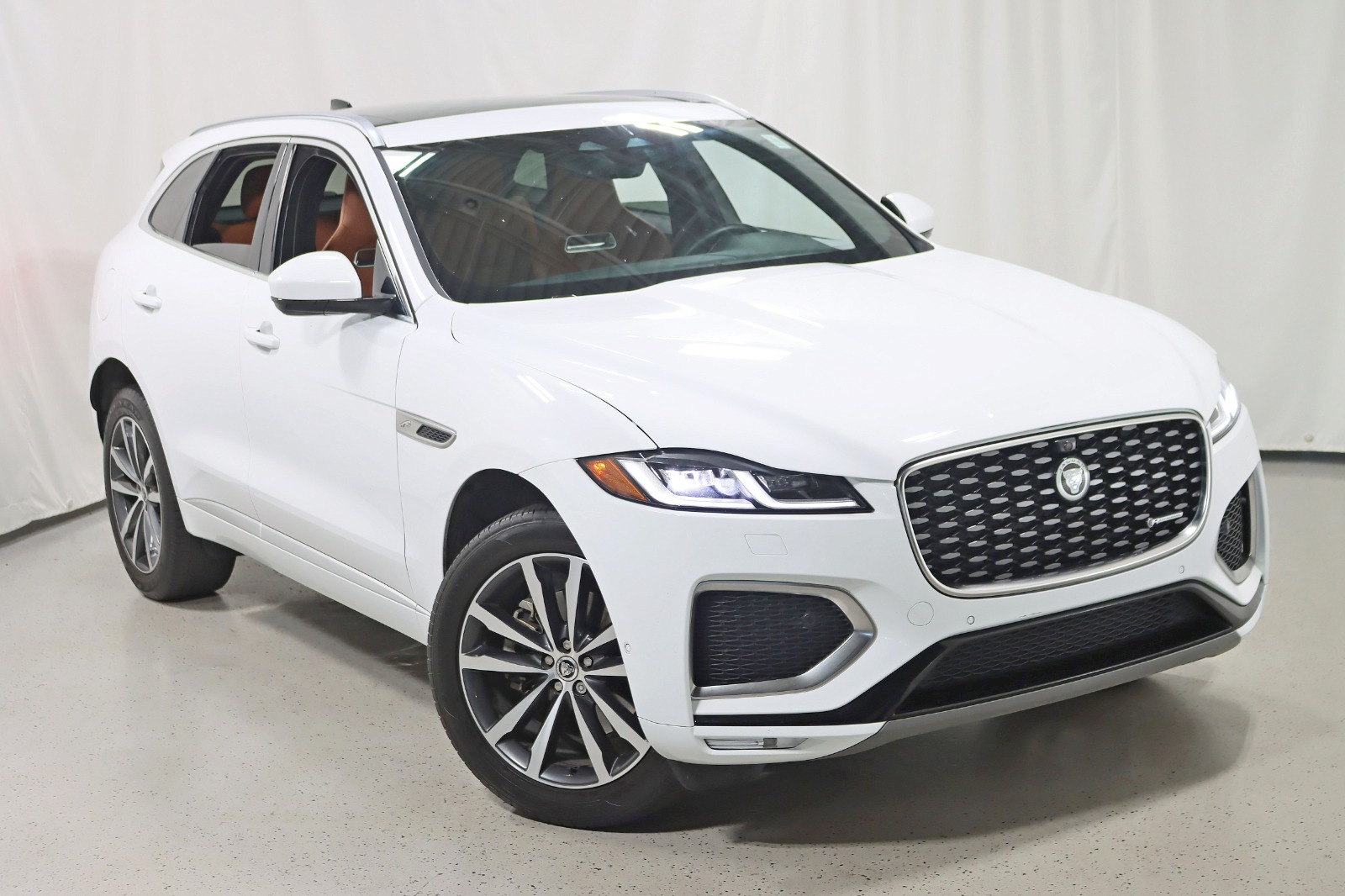 2024 JAGUAR F-PACE - Image 7