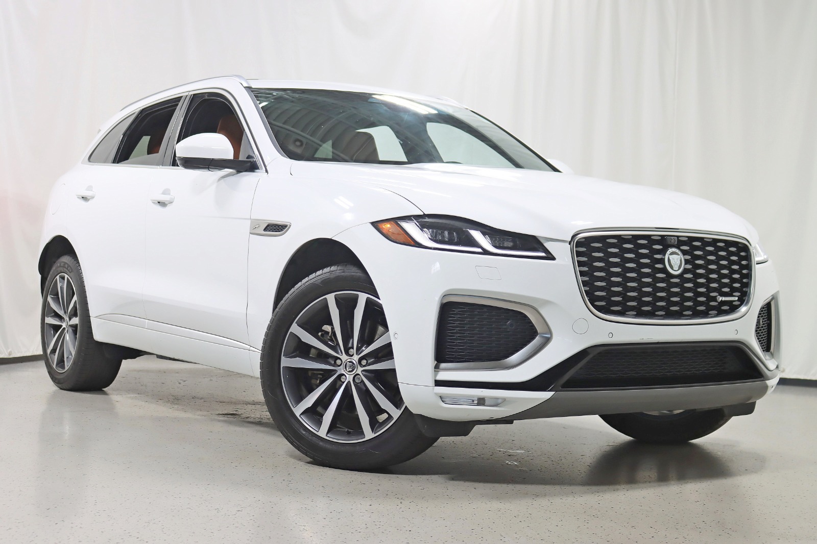 2024 JAGUAR F-PACE - Image 8