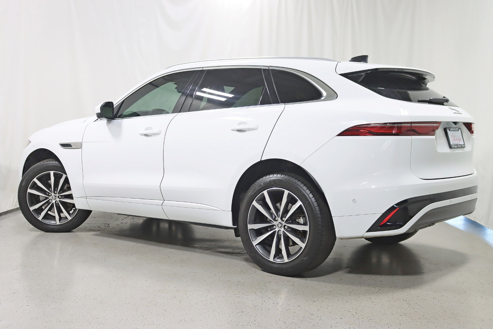 2024 JAGUAR F-PACE - Image 10