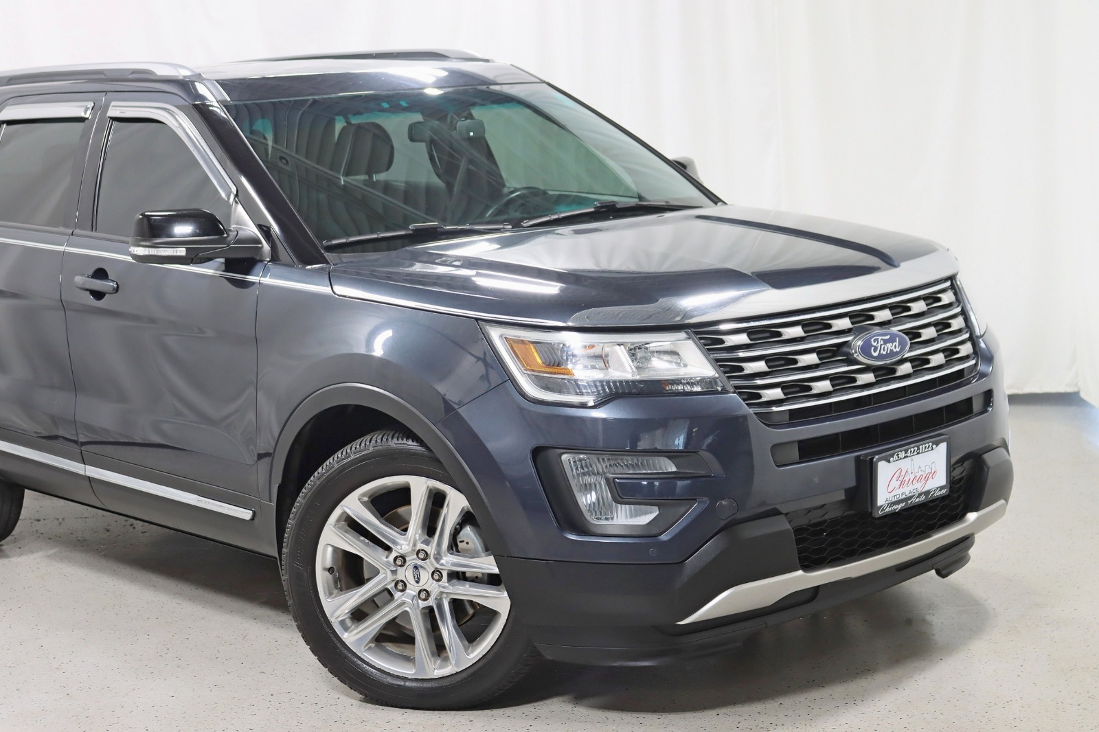 2017 Ford Explorer XLT photo 2