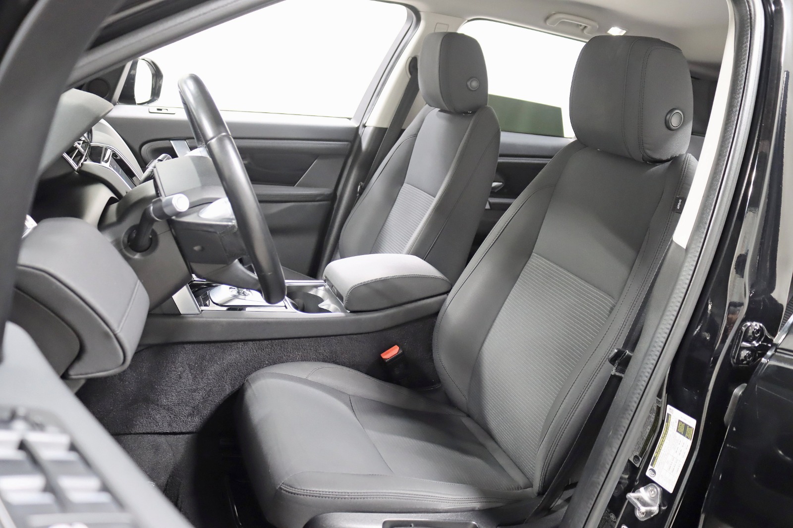 2020 LAND ROVER DISCOVERY SPORT - Image 24