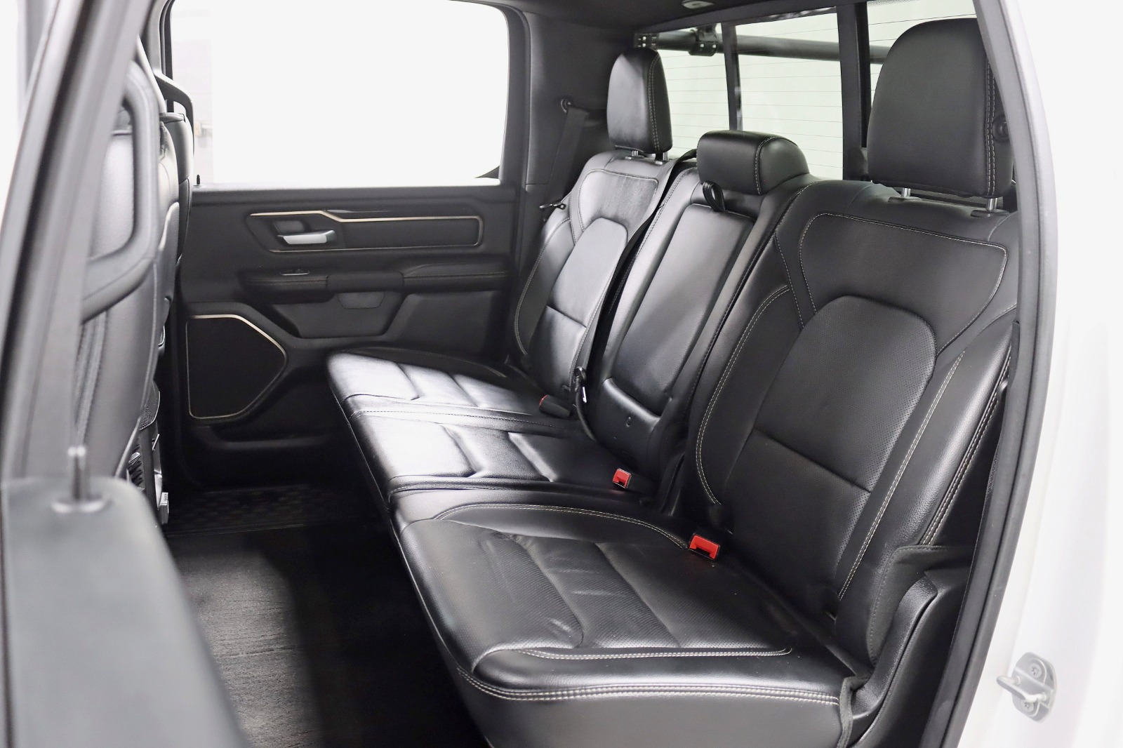 2021 RAM 1500 - Image 32