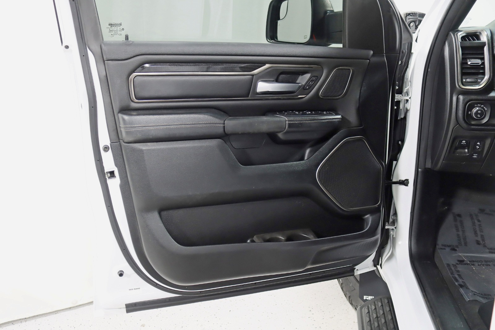 2021 RAM 1500 - Image 35