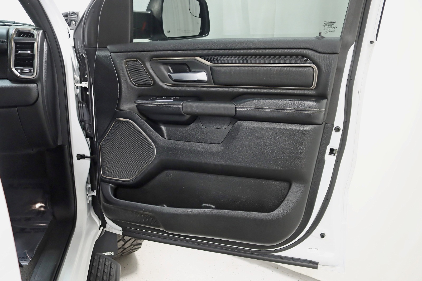 2021 RAM 1500 - Image 36