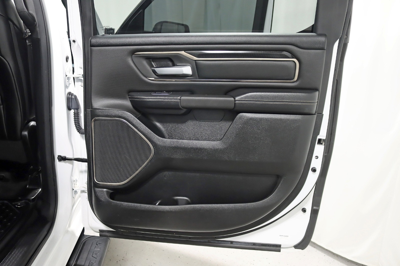 2021 RAM 1500 - Image 38