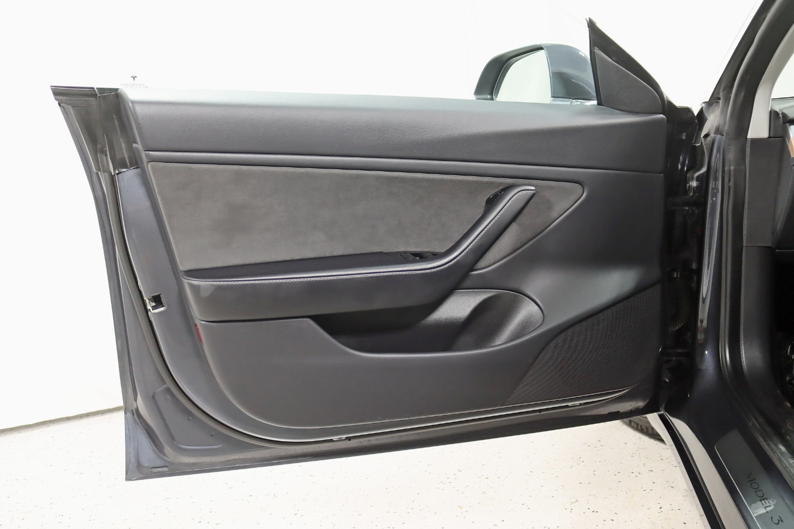 2020 TESLA MODEL 3 - Image 32