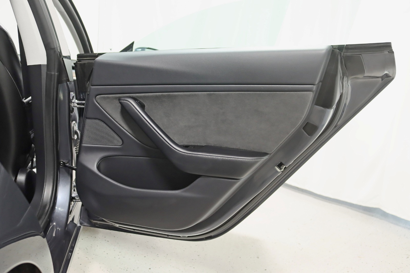 2020 TESLA MODEL 3 - Image 35