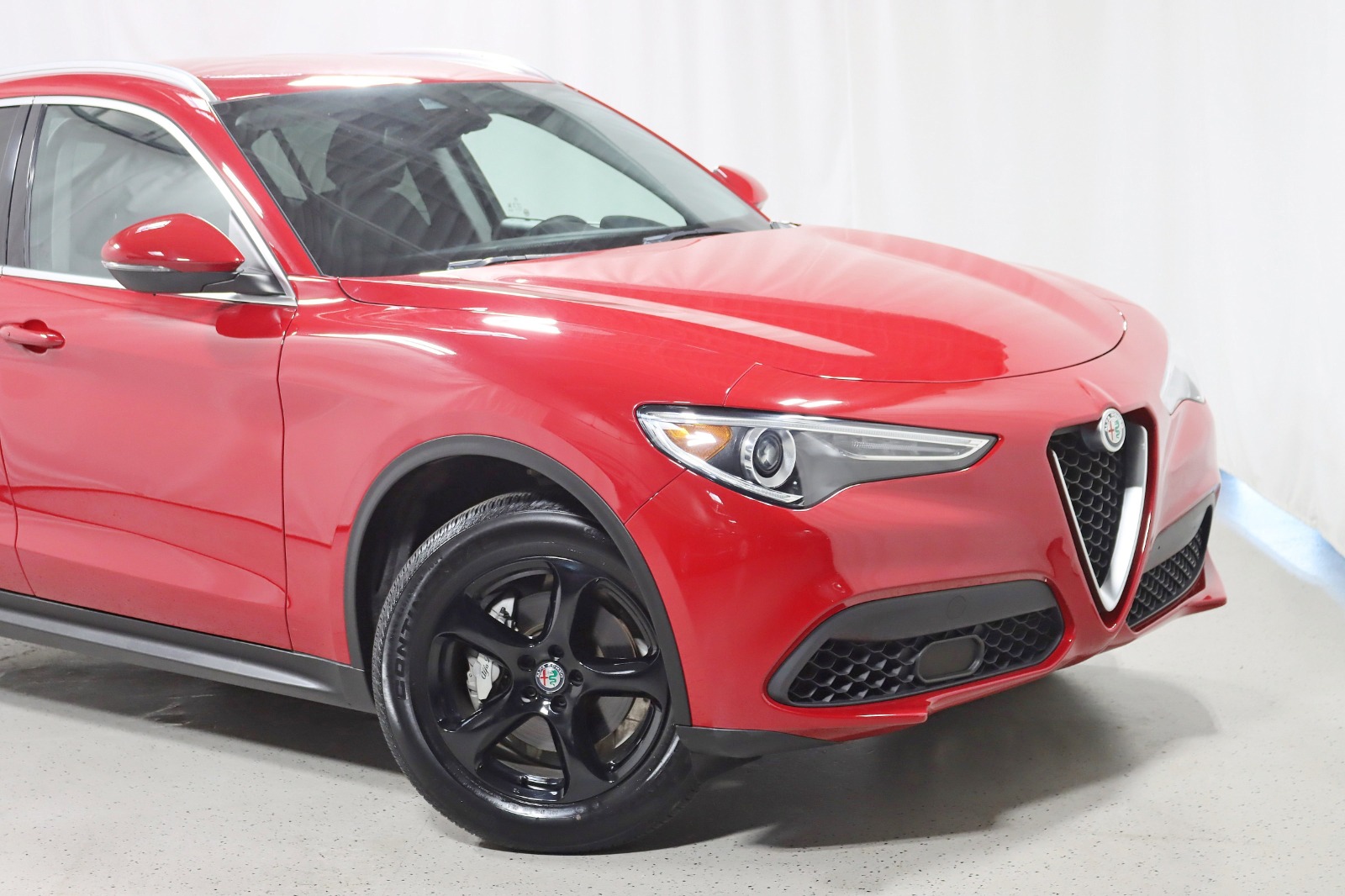 2020 Alfa Romeo Stelvio Base photo 2