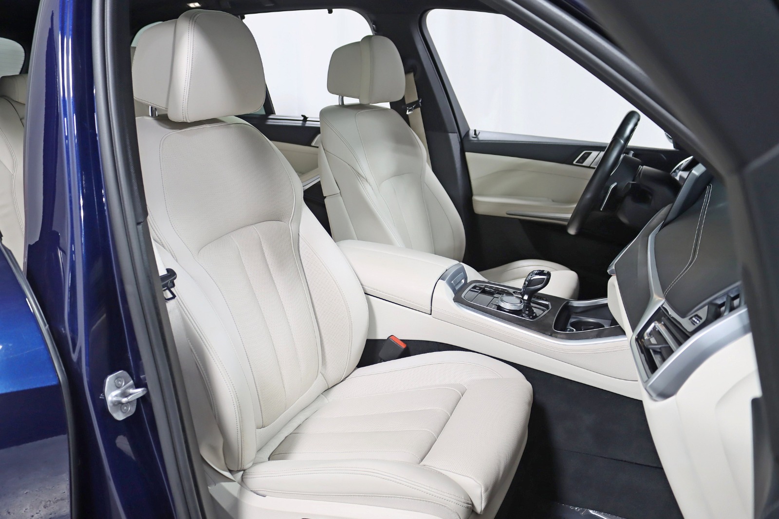 2022 BMW X5 - Image 35