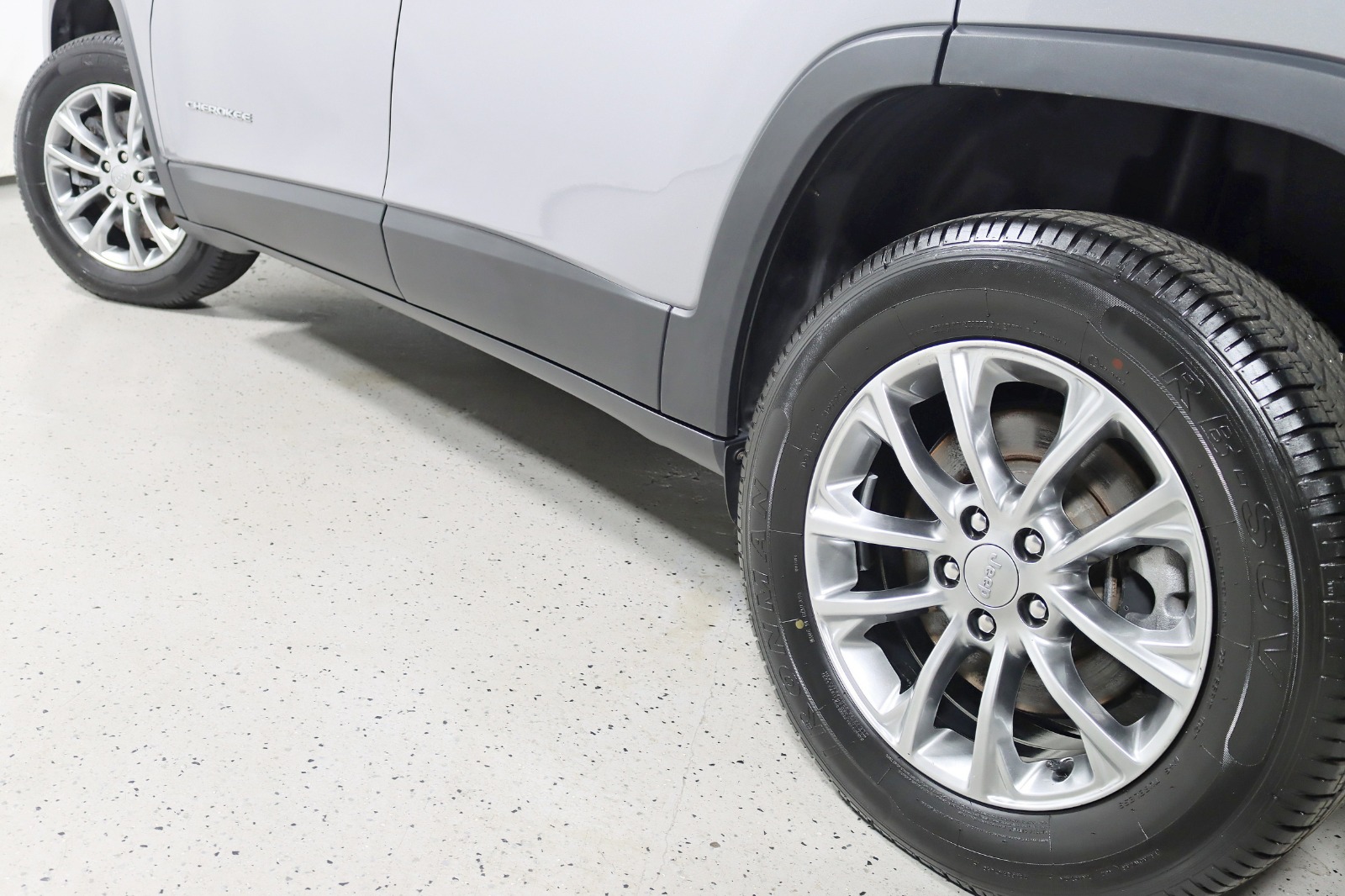 2021 JEEP CHEROKEE - Image 13