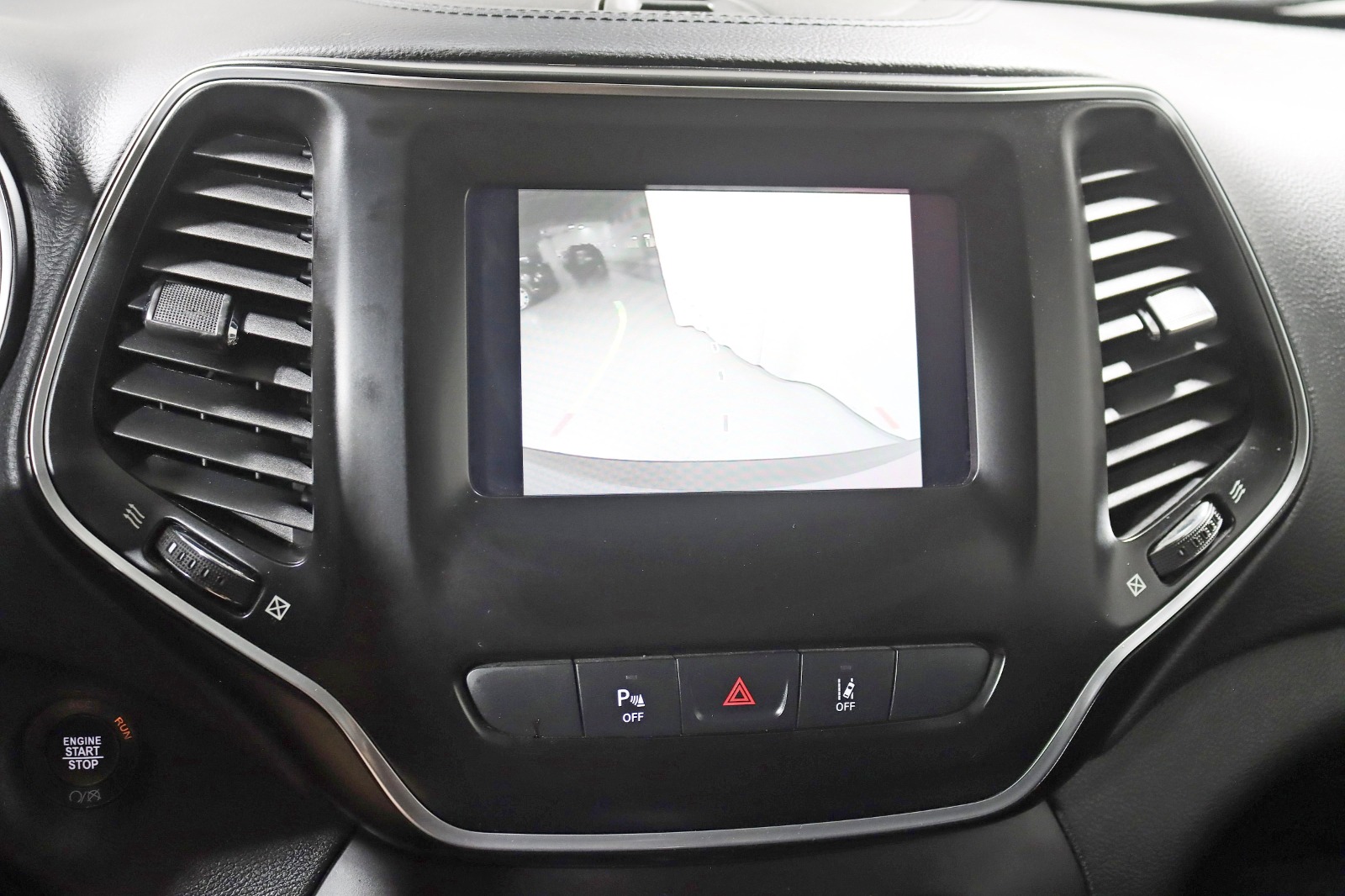 2021 JEEP CHEROKEE - Image 18