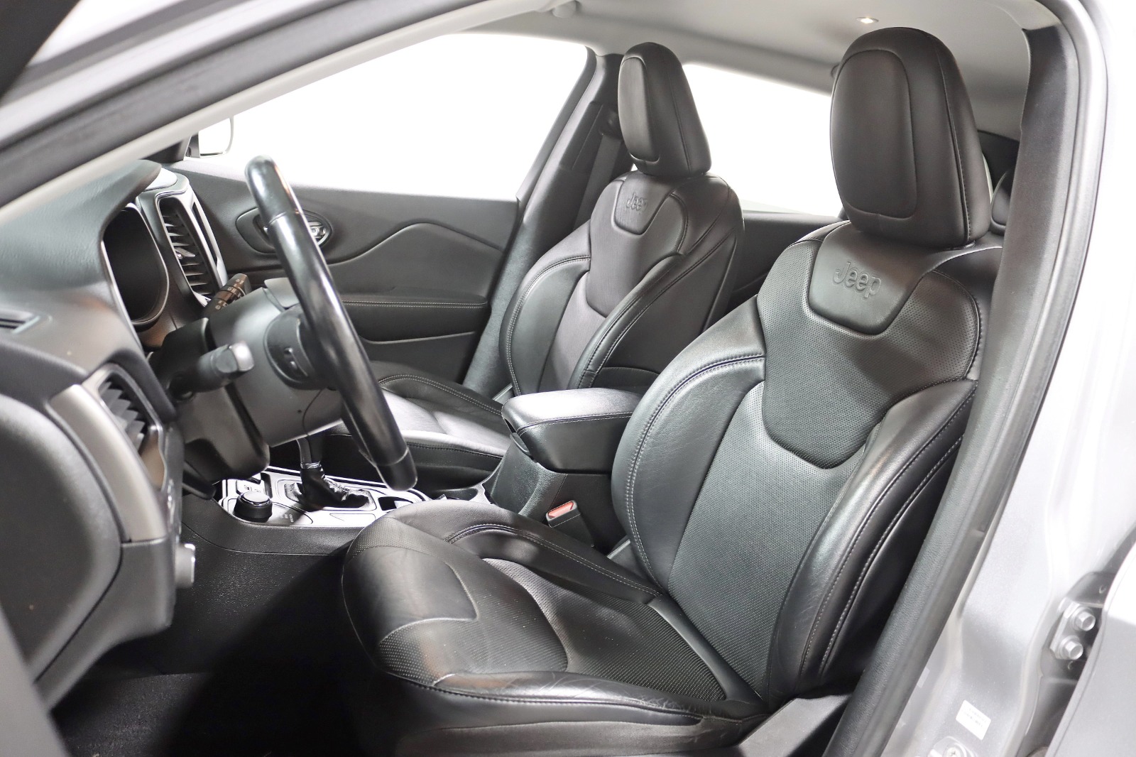 2021 JEEP CHEROKEE - Image 25