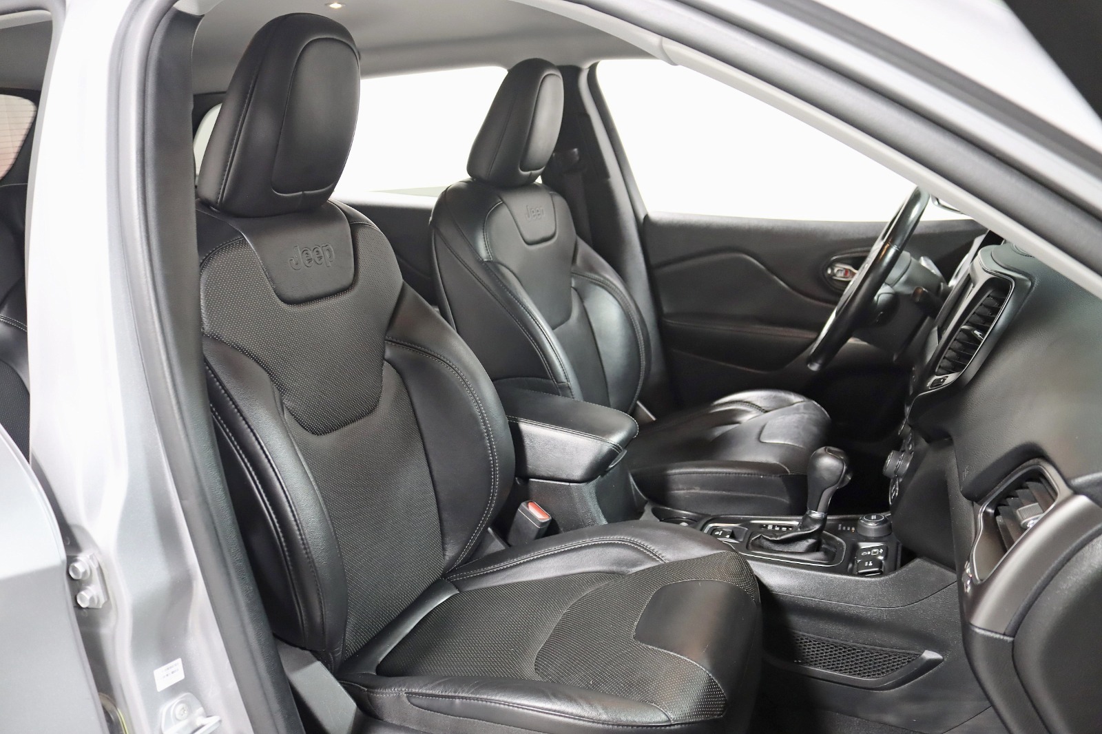 2021 JEEP CHEROKEE - Image 26