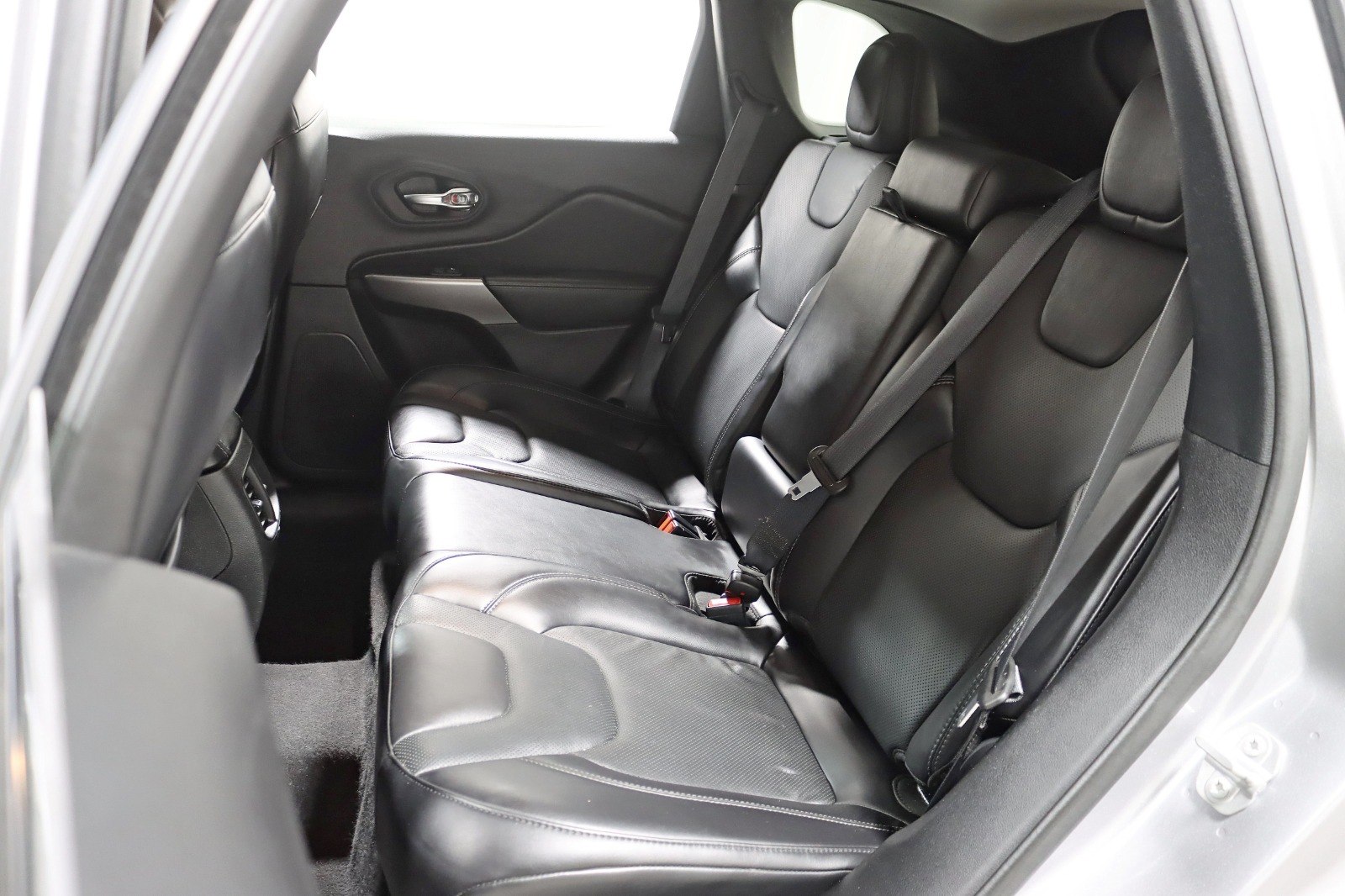 2021 JEEP CHEROKEE - Image 27