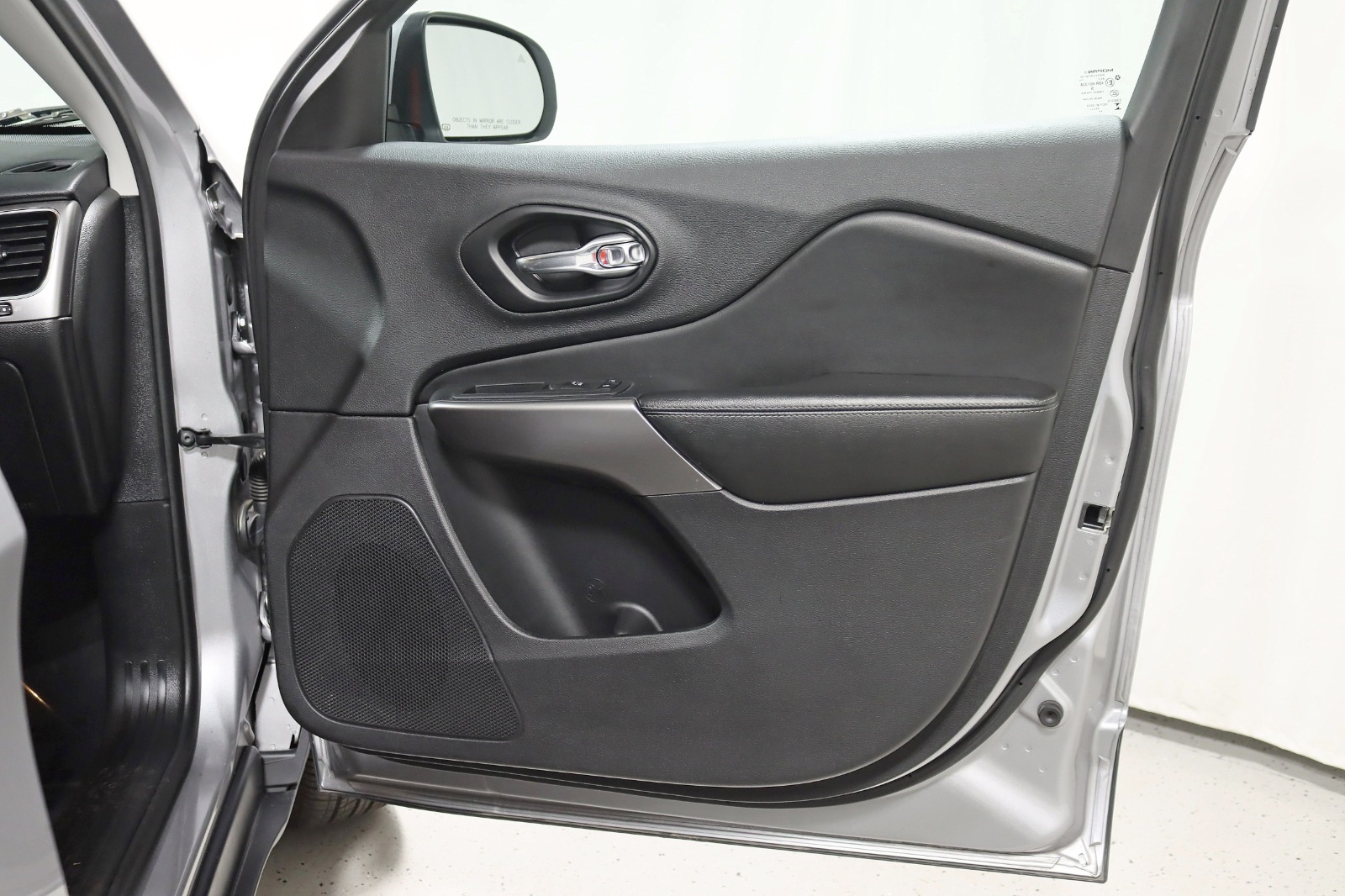 2021 JEEP CHEROKEE - Image 31