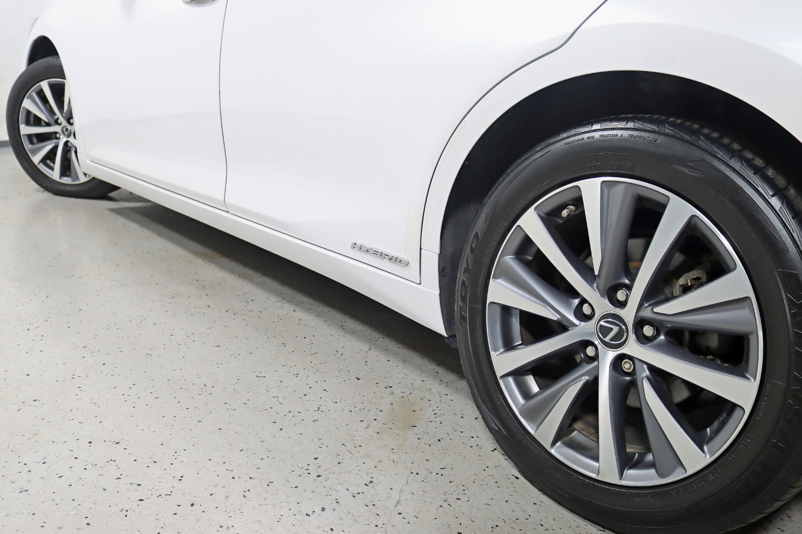 2021 LEXUS ES - Image 13