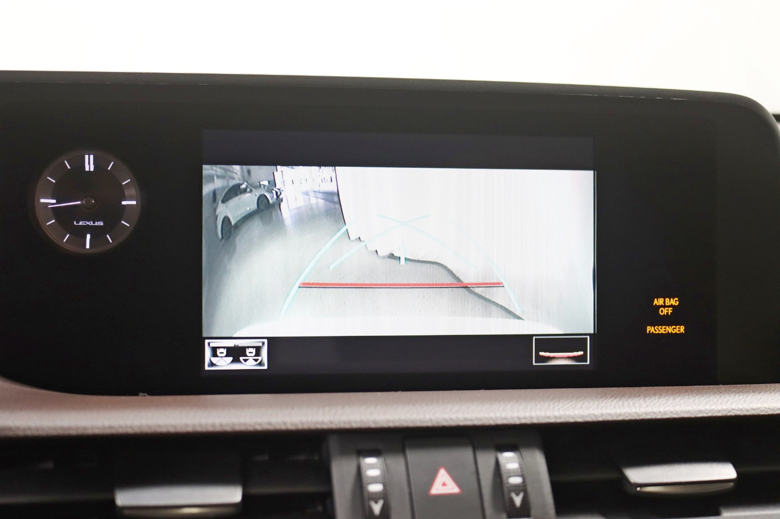 2021 LEXUS ES - Image 19