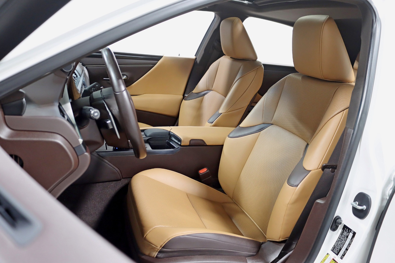 2021 LEXUS ES - Image 25