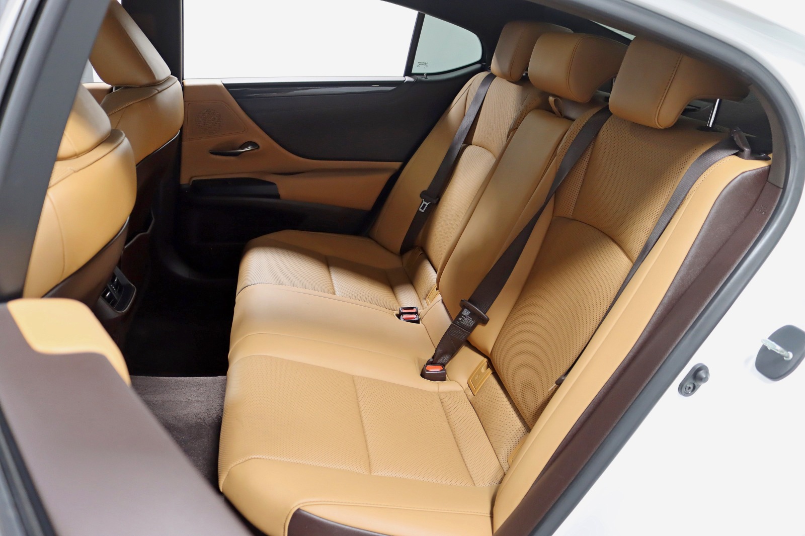 2021 LEXUS ES - Image 27