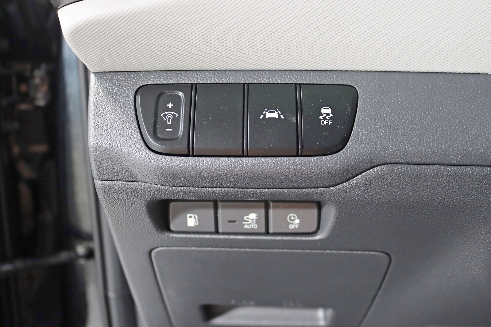 2020 HYUNDAI IONIQ - Image 16