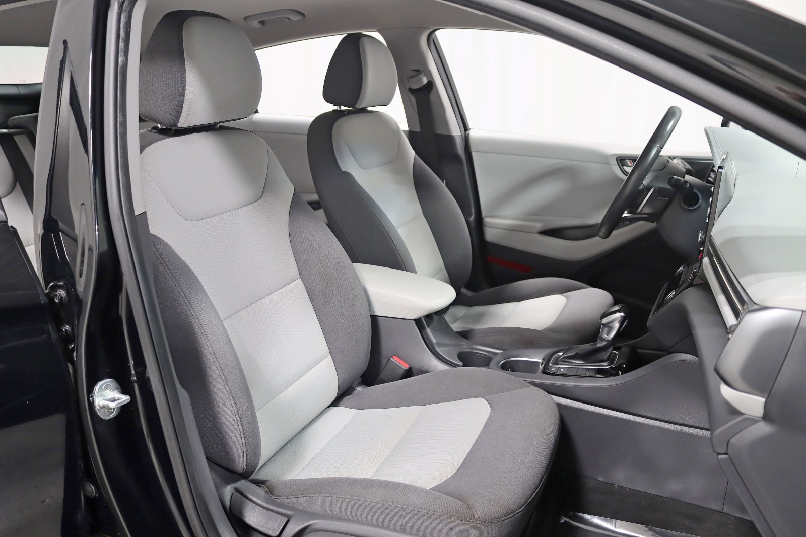 2020 HYUNDAI IONIQ - Image 24