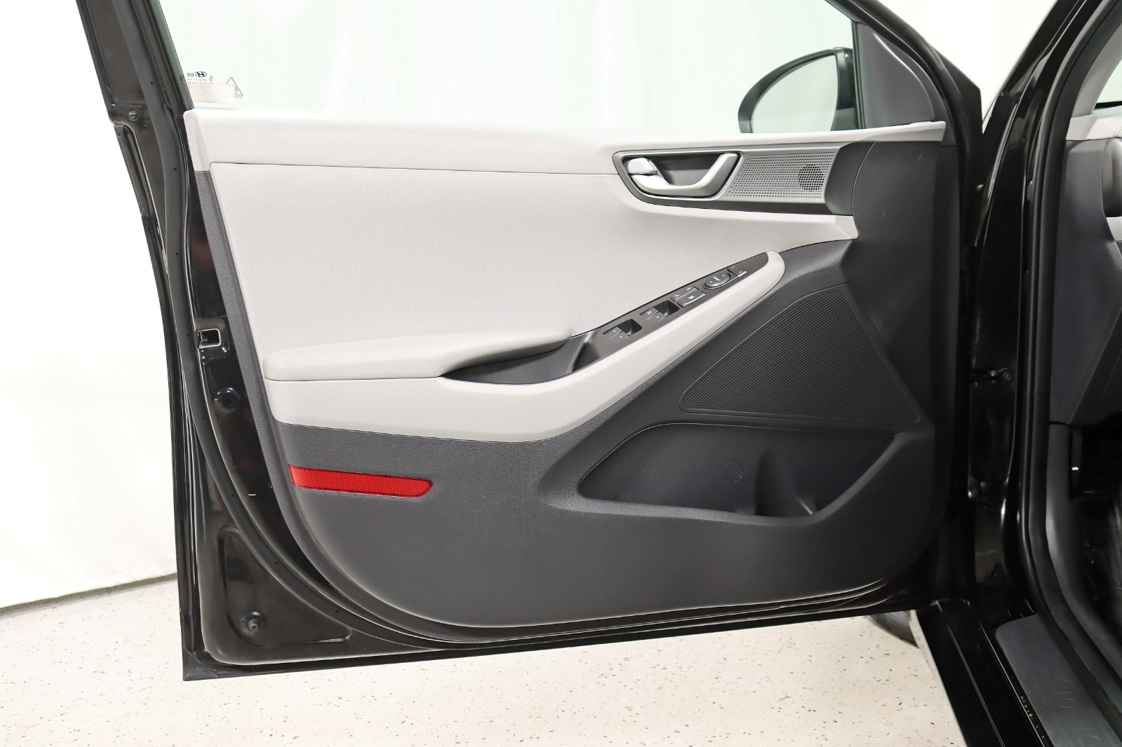 2020 HYUNDAI IONIQ - Image 27