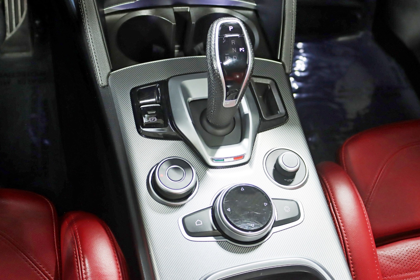 2022 ALFA ROMEO STELVIO - Image 24