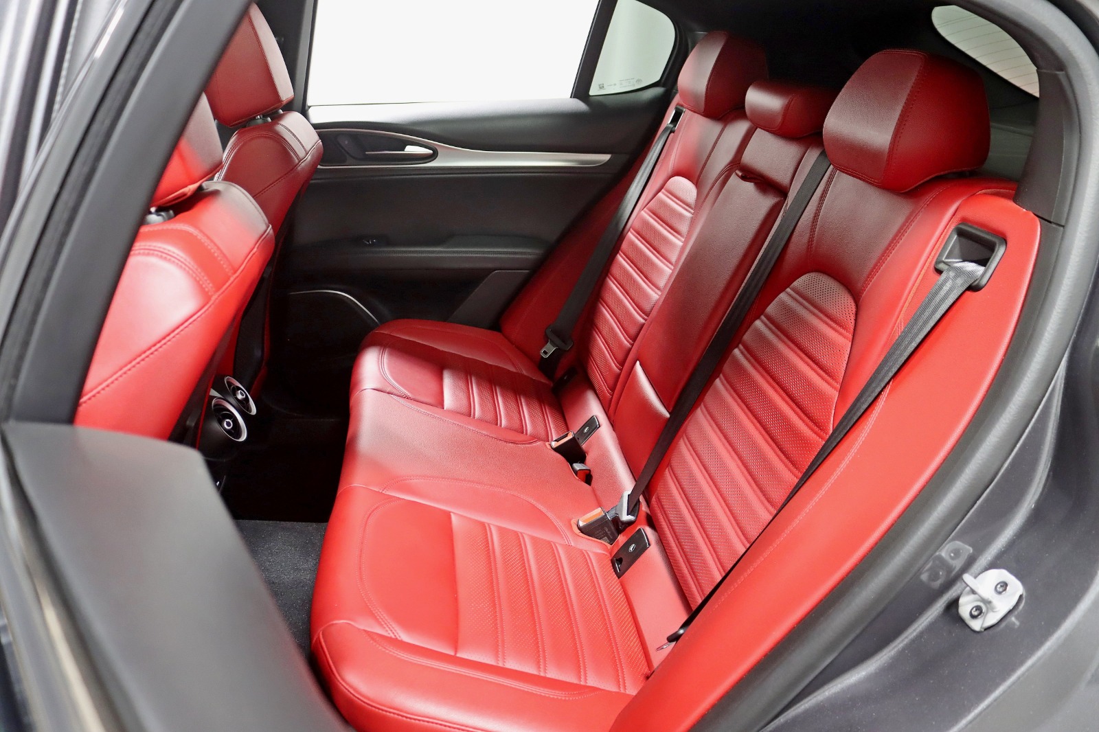 2022 ALFA ROMEO STELVIO - Image 28