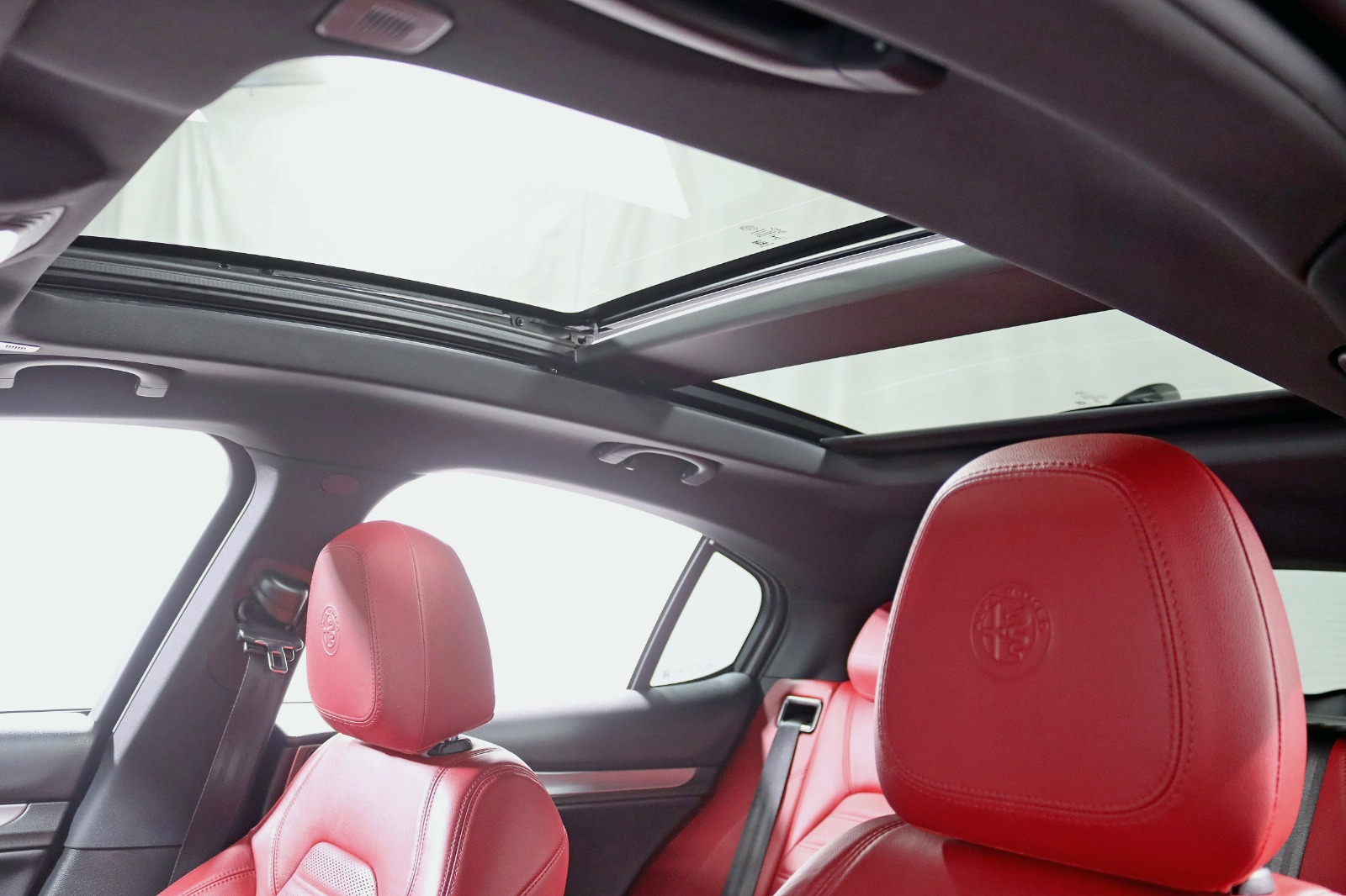 2022 ALFA ROMEO STELVIO - Image 30