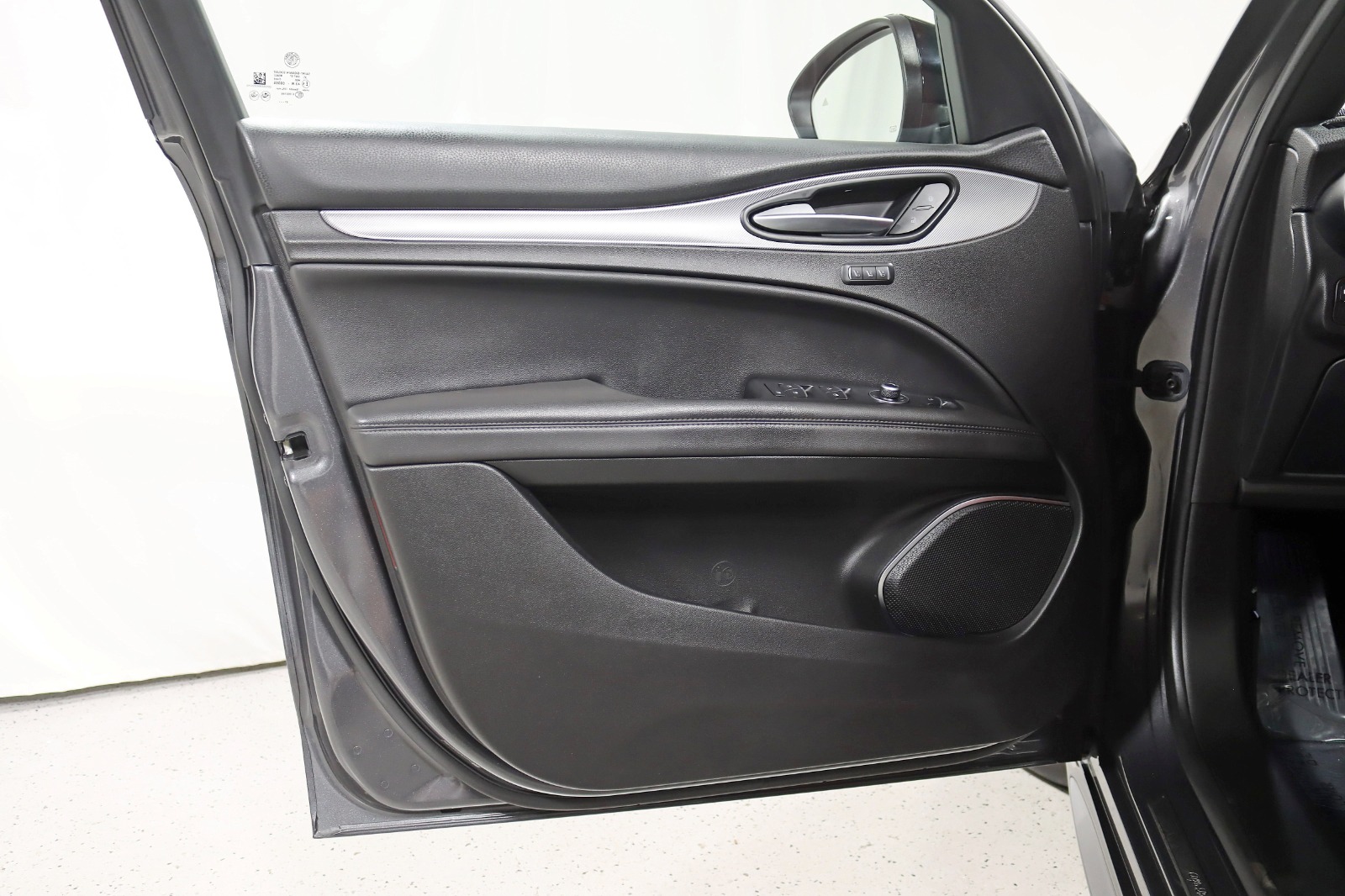 2022 ALFA ROMEO STELVIO - Image 32