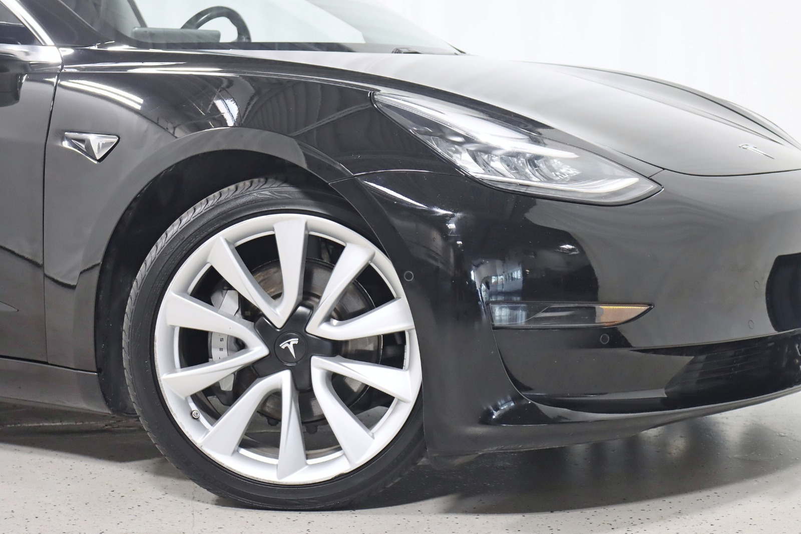 2018 Tesla Model 3 Long Range photo 4