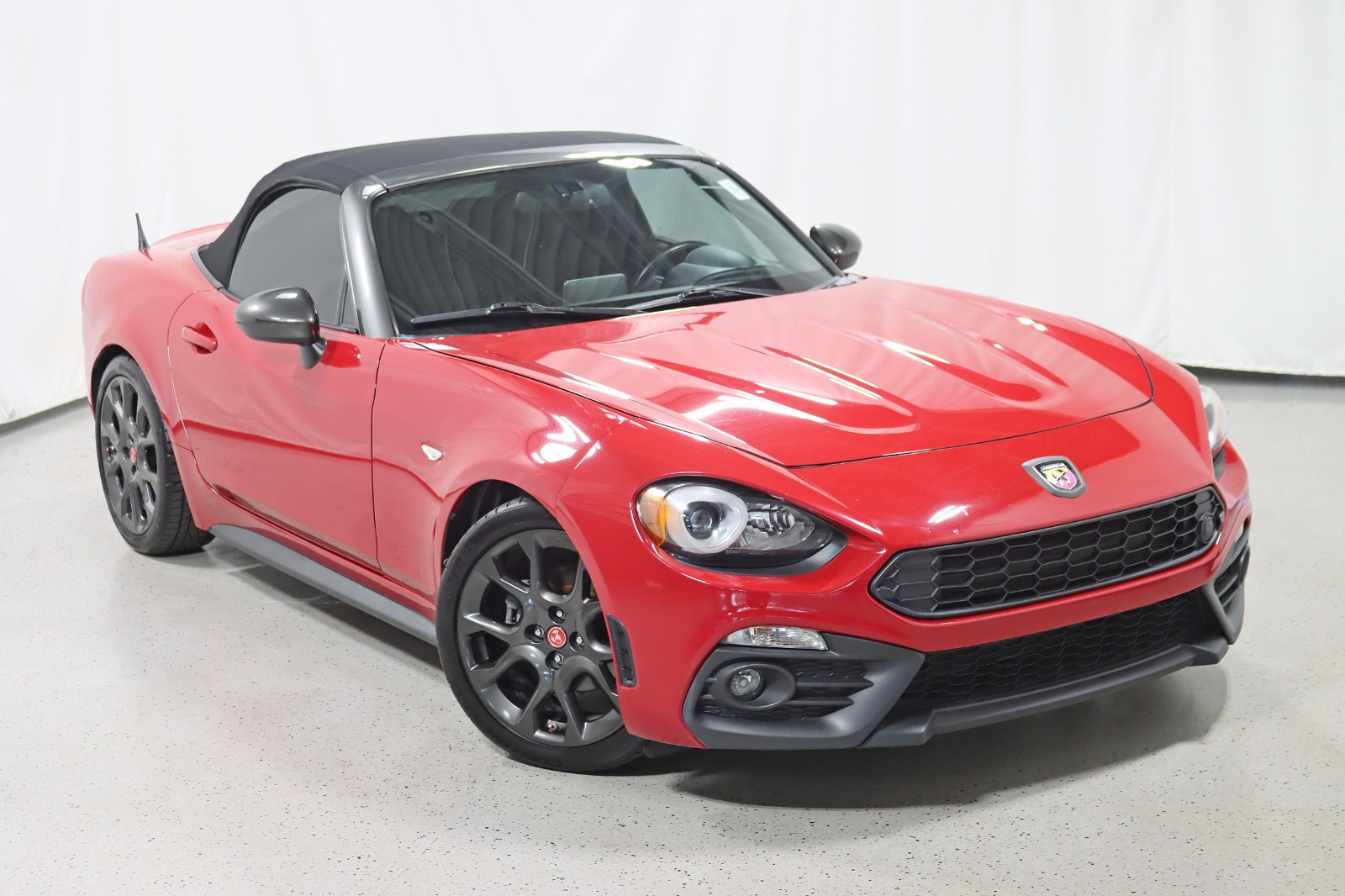 2018 Fiat 124 Spider photo 2