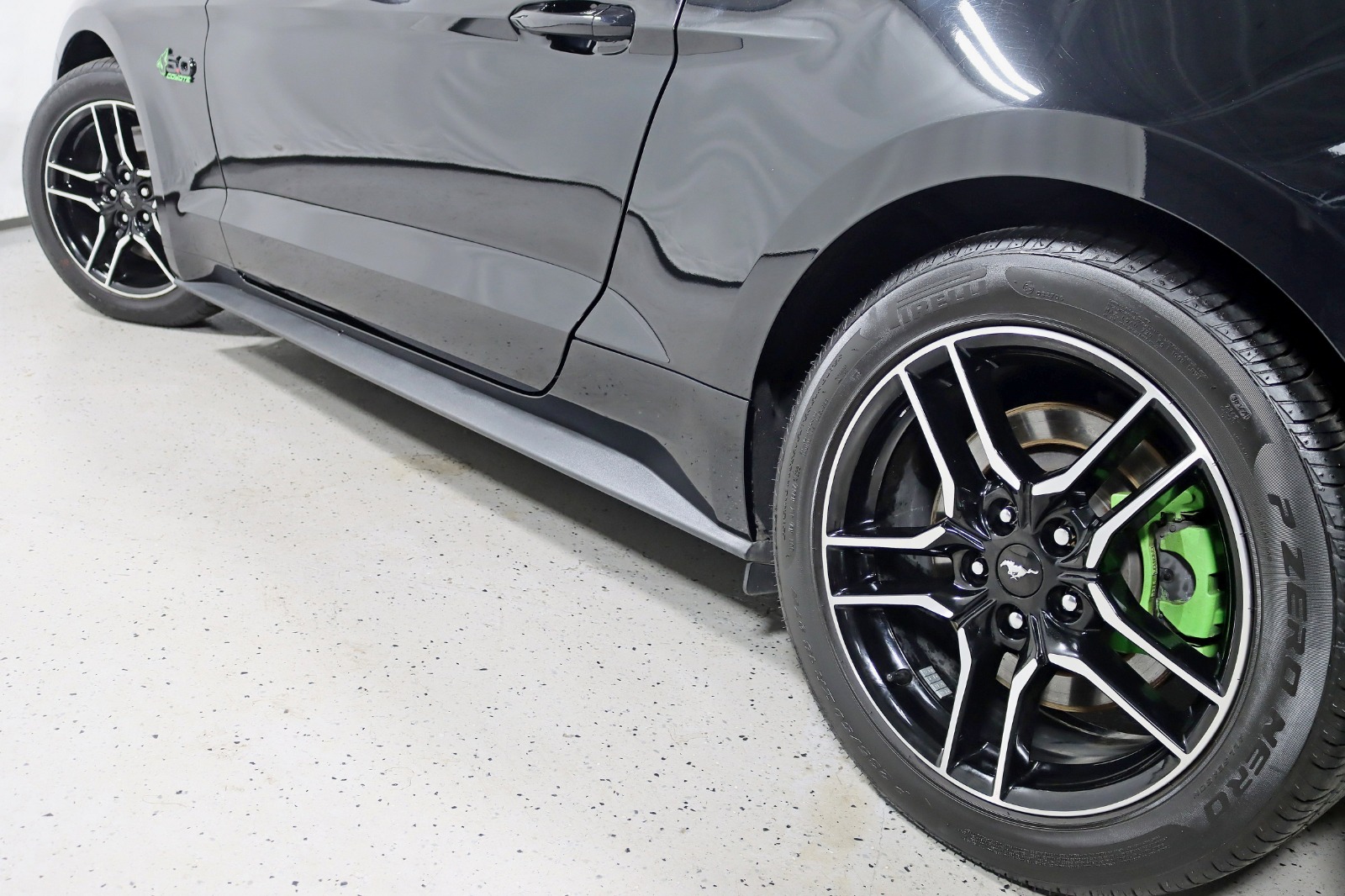 2023 FORD MUSTANG - Image 13