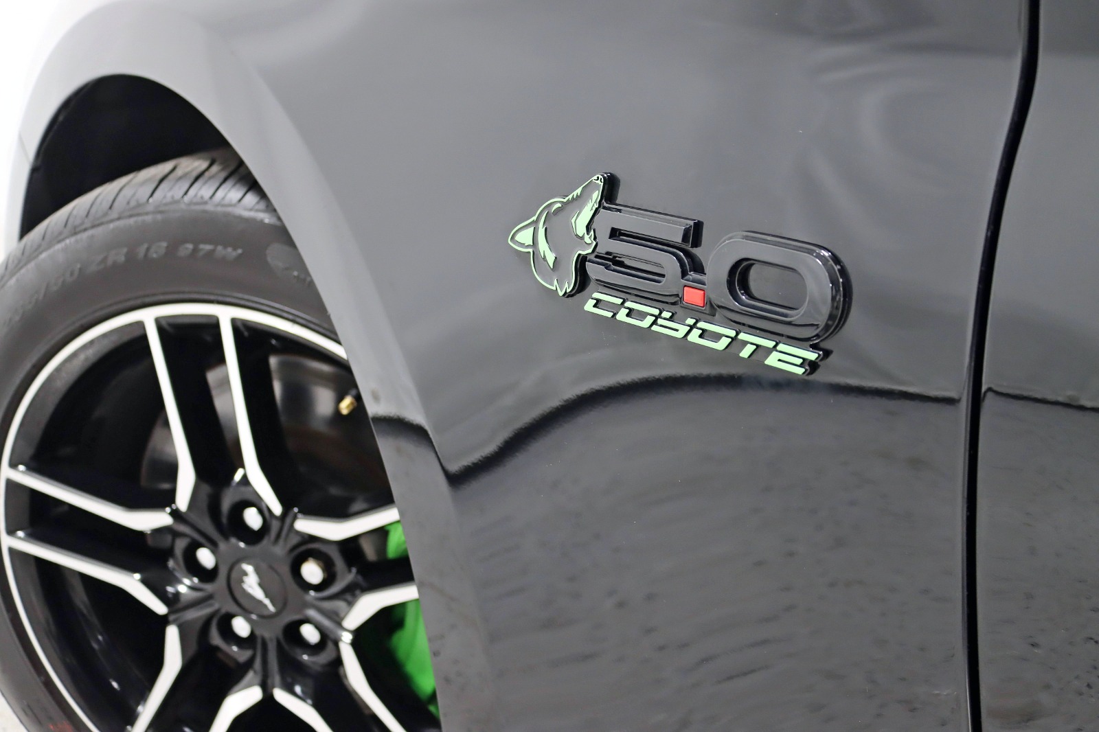 2023 FORD MUSTANG - Image 14