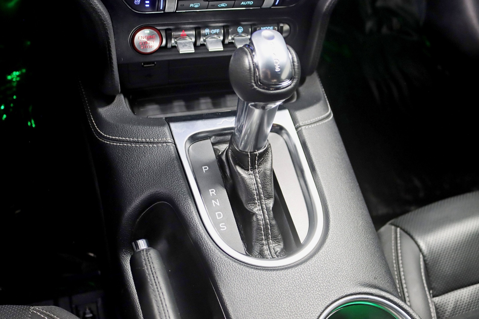 2023 FORD MUSTANG - Image 25