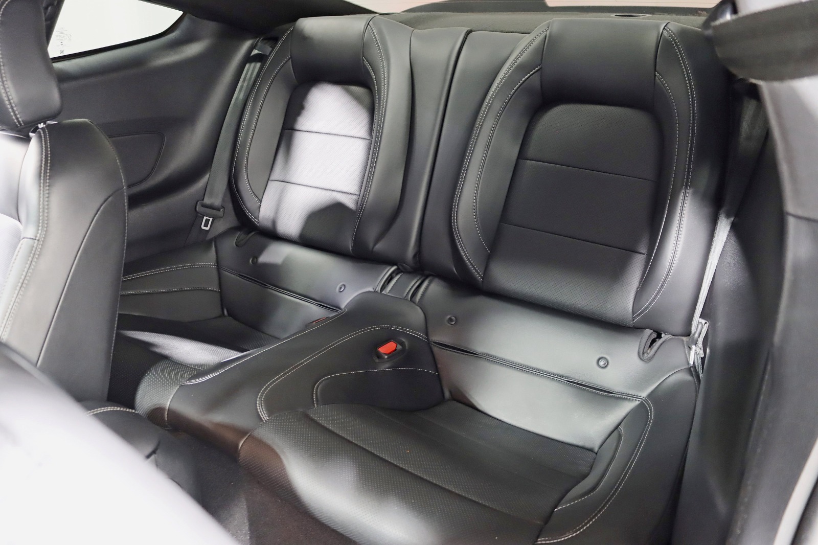 2023 FORD MUSTANG - Image 28