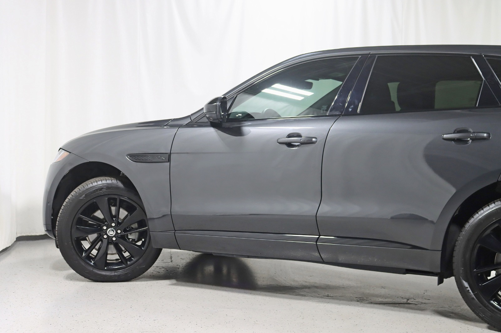 2025 JAGUAR F-PACE - Image 12