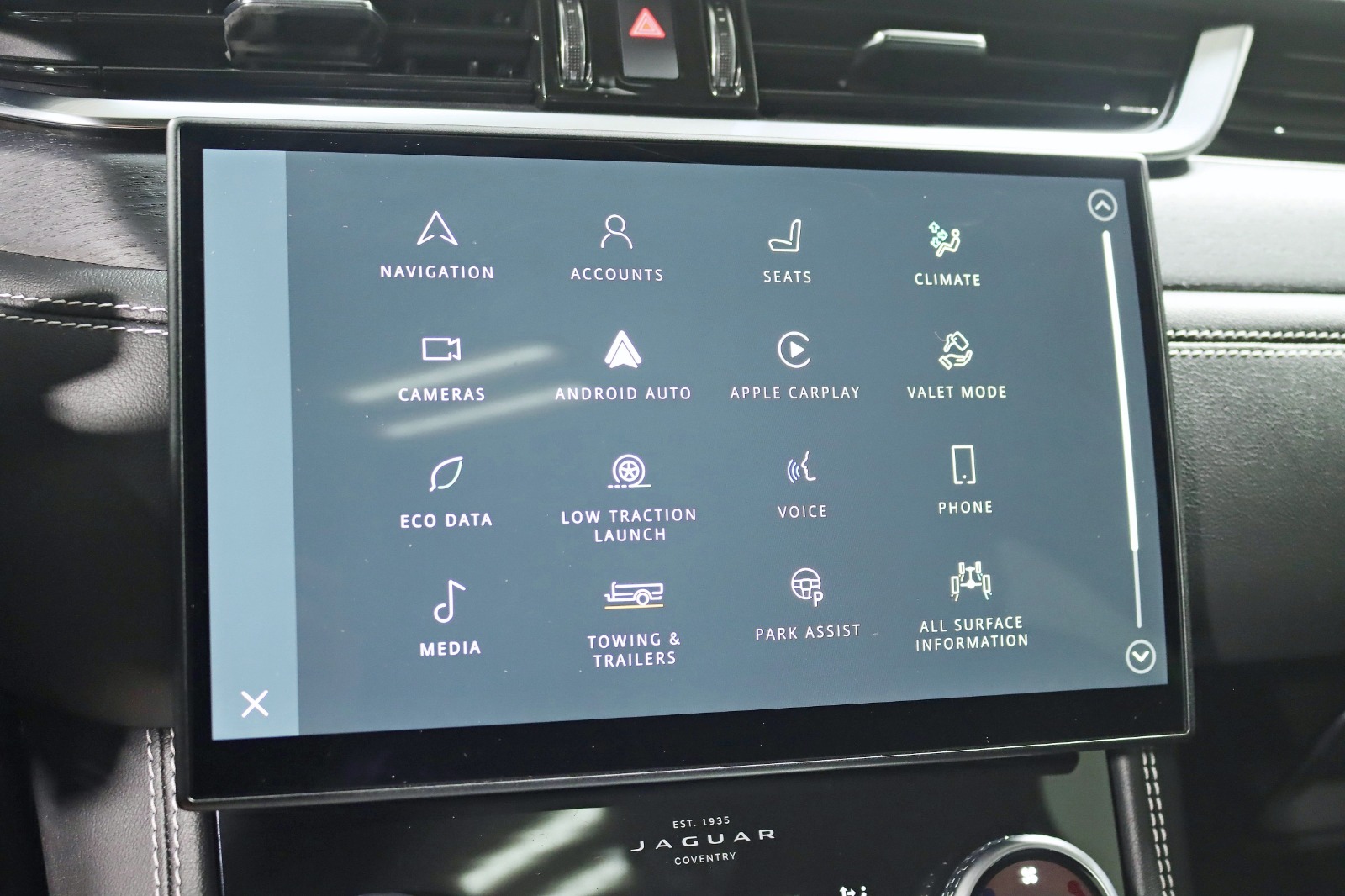 2025 JAGUAR F-PACE - Image 23