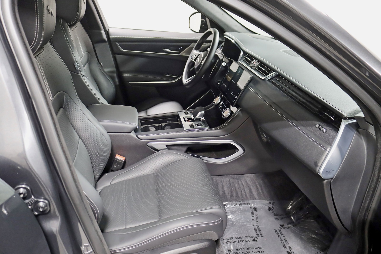 2025 JAGUAR F-PACE - Image 33