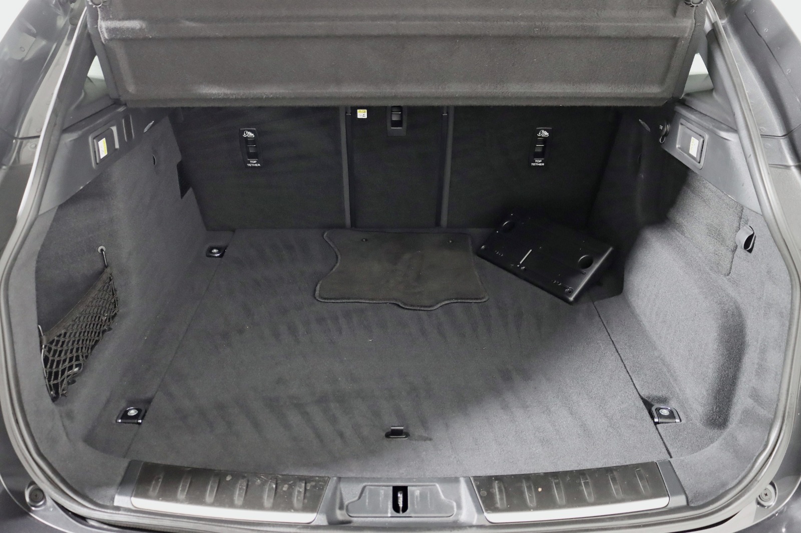 2025 JAGUAR F-PACE - Image 39