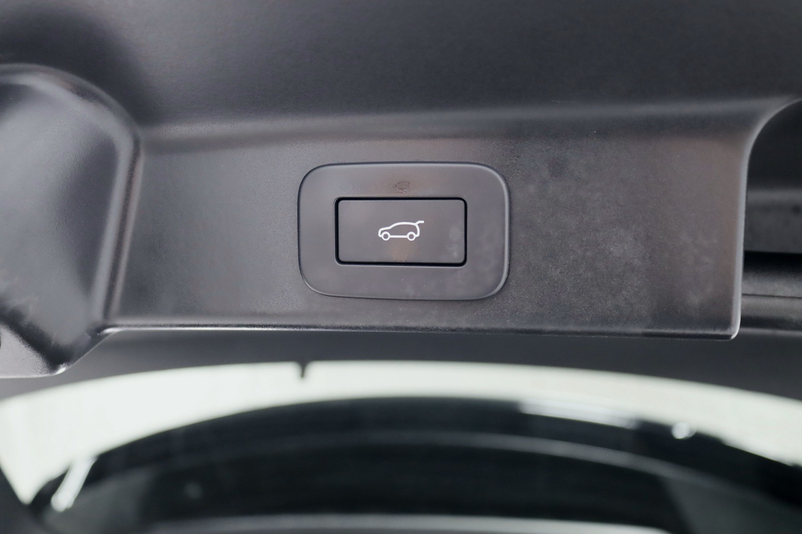 2025 JAGUAR F-PACE - Image 40