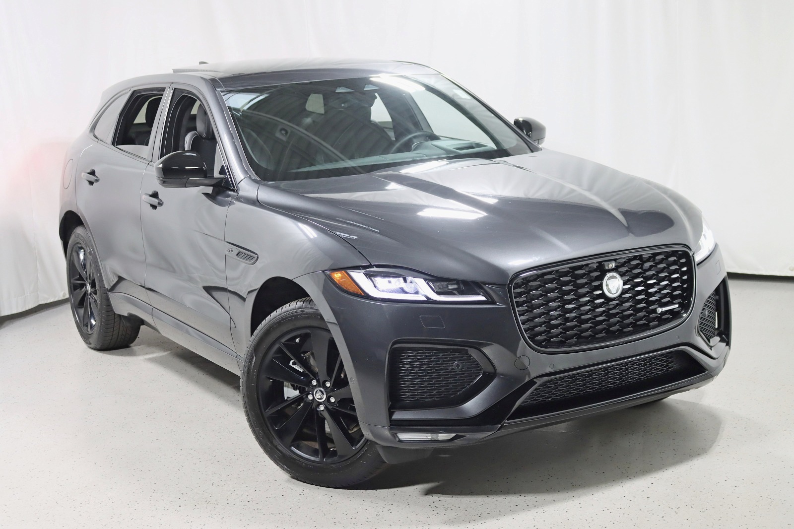 2025 JAGUAR F-PACE - Image 7