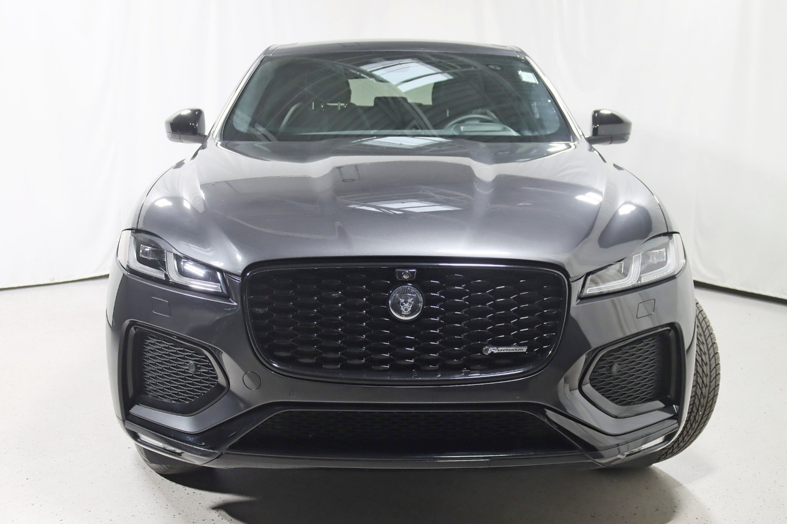 2025 JAGUAR F-PACE - Image 9