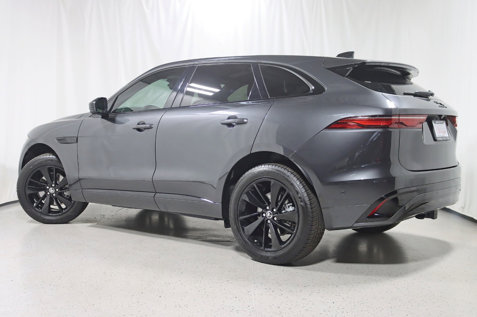 2025 JAGUAR F-PACE - Image 10