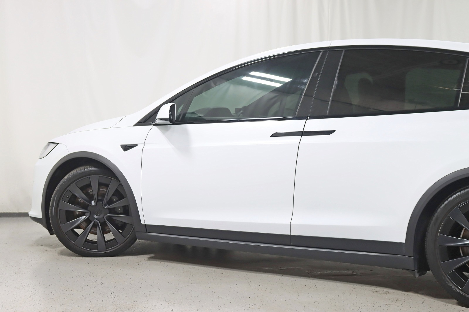 2023 TESLA MODEL X - Image 14