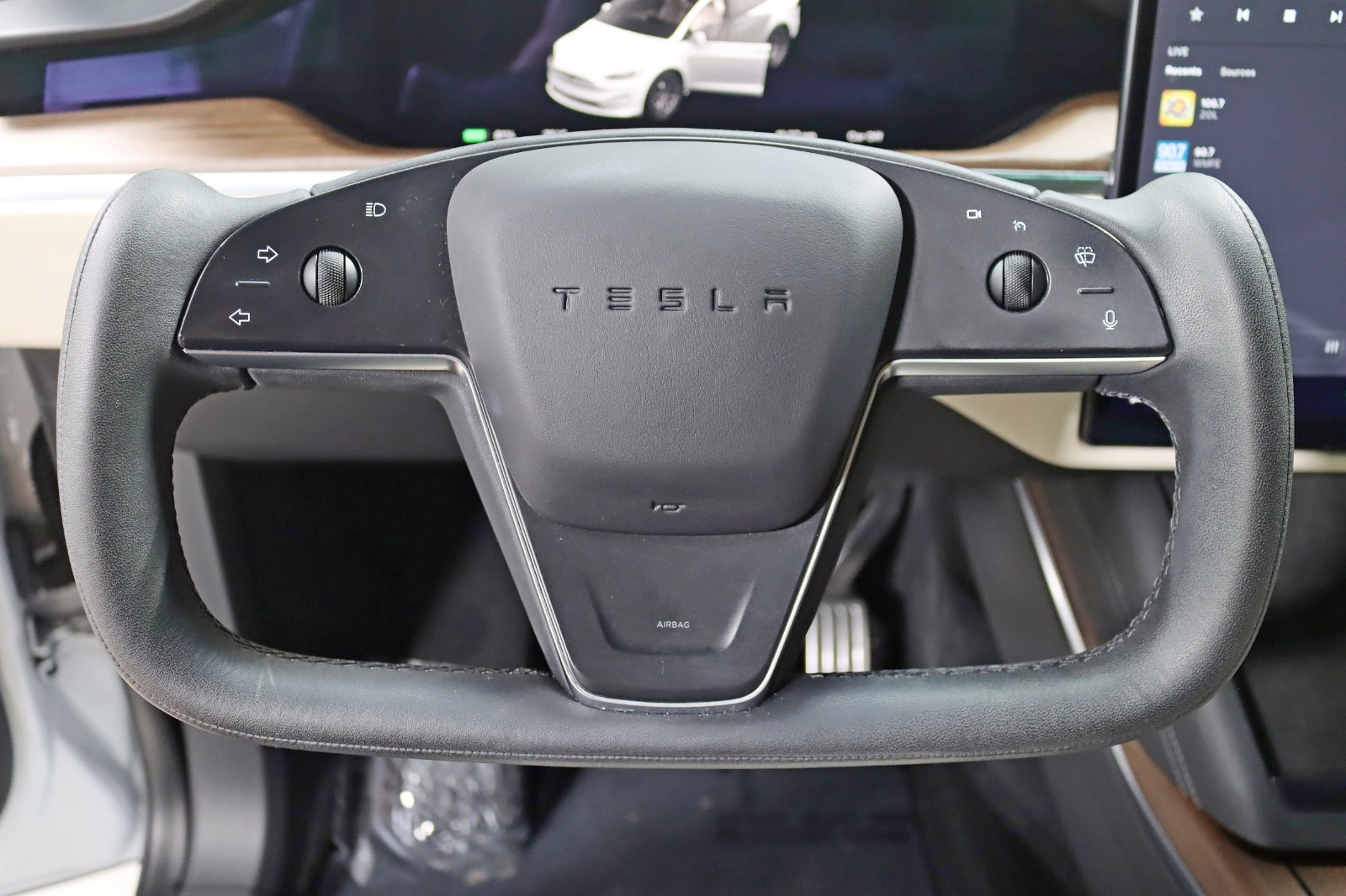 2023 TESLA MODEL X - Image 18