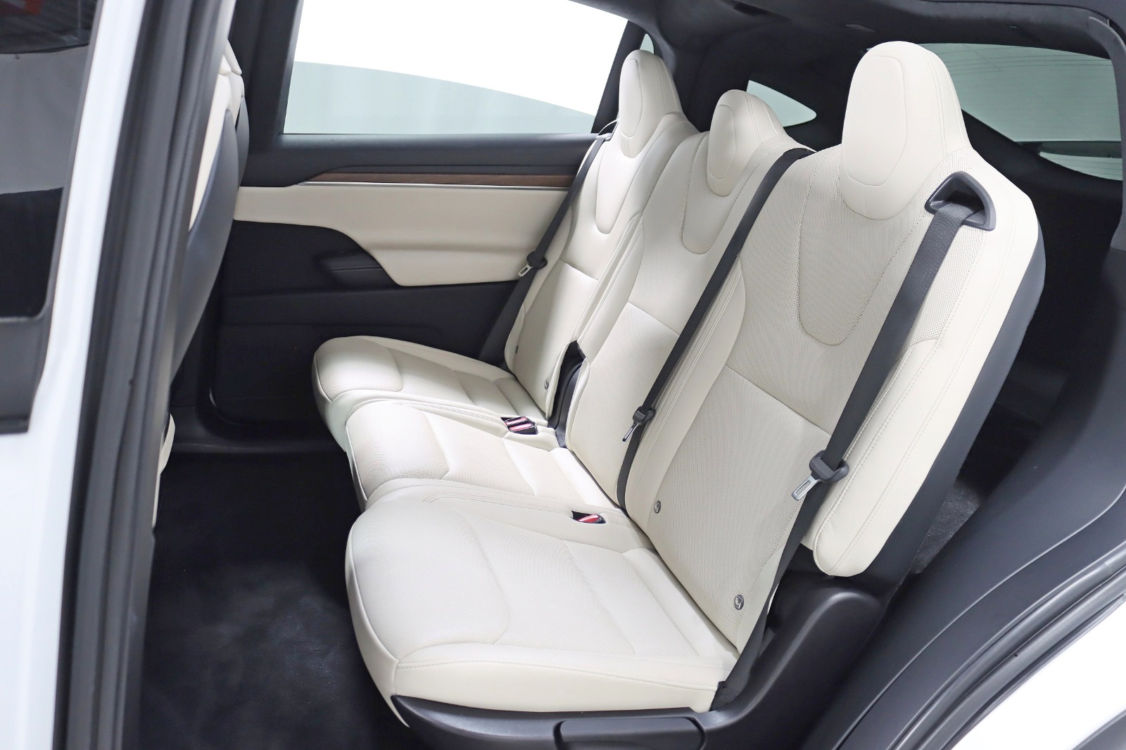 2023 TESLA MODEL X - Image 34