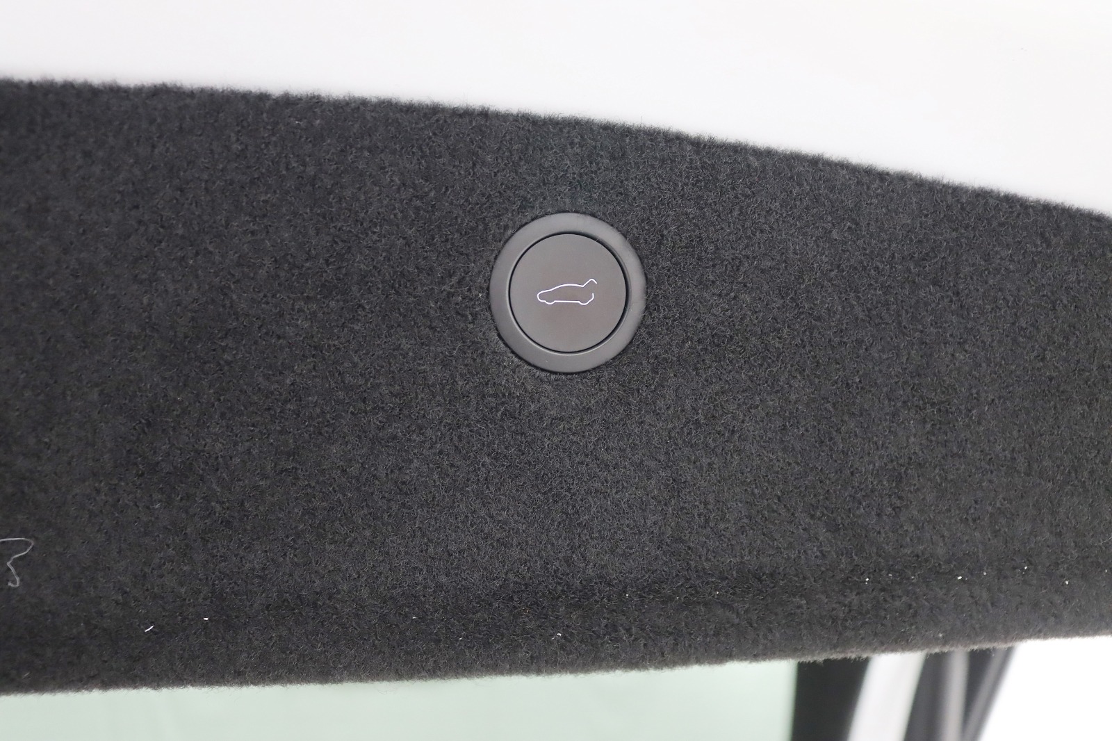 2023 TESLA MODEL X - Image 42