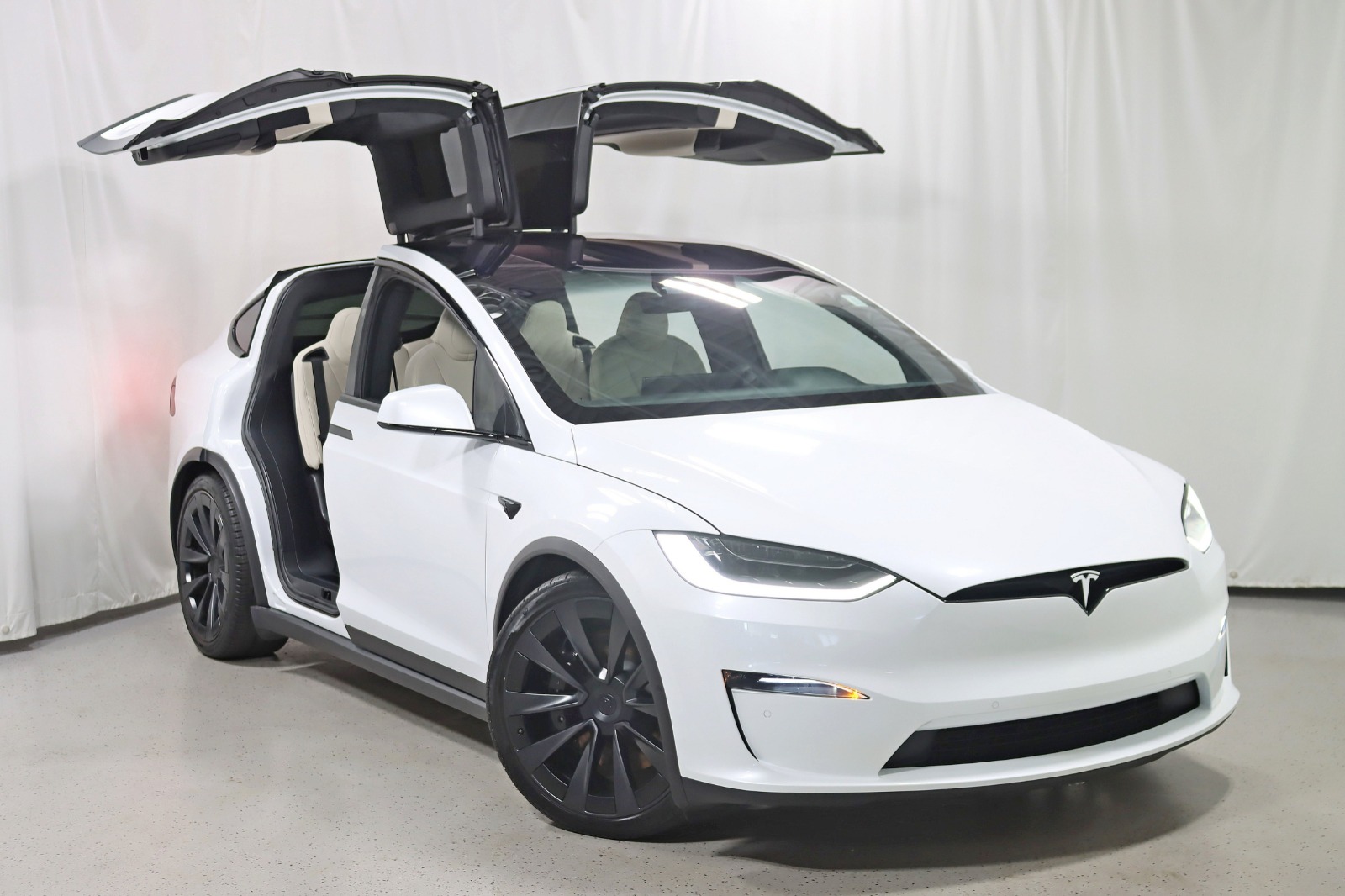 2023 TESLA MODEL X - Image 10